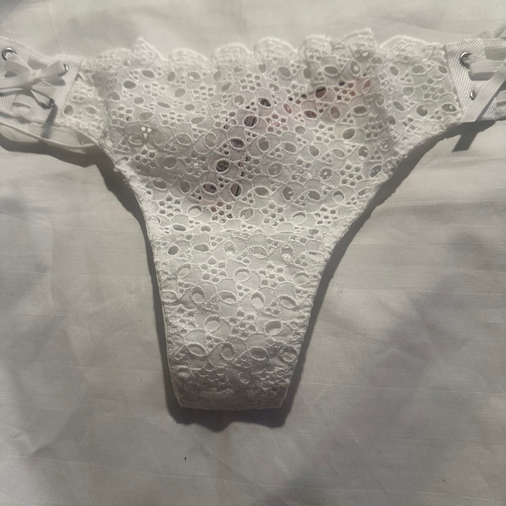 Victorias Secret Dream Angels white Thong panty M  New